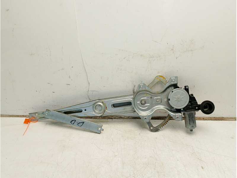 Recambio de elevalunas delantero derecho para toyota yaris hsd active referencia OEM IAM 698100D300  