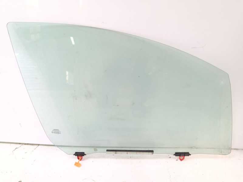 Recambio de luna delantera derecha para toyota yaris hsd active referencia OEM IAM 681100D191  