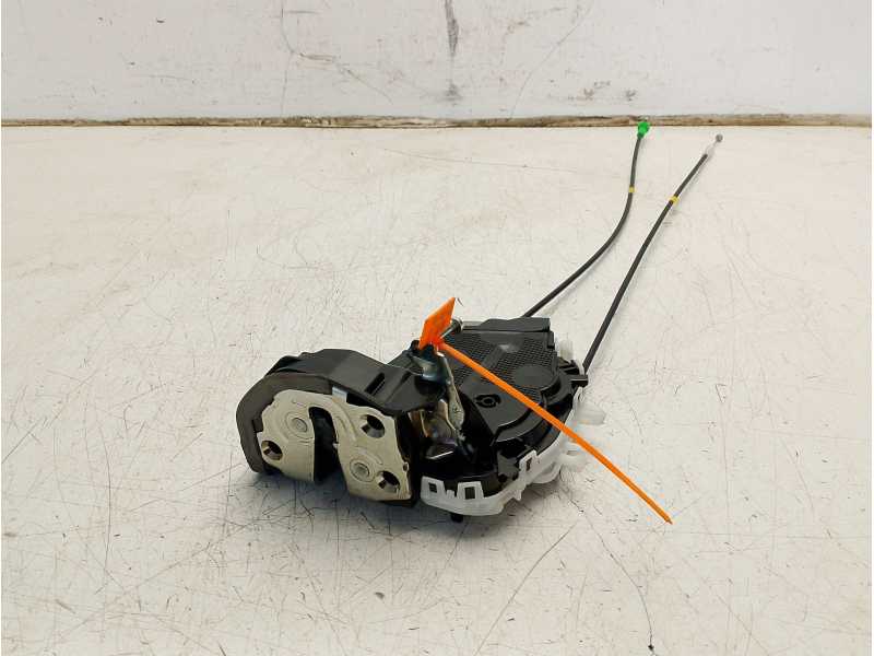Recambio de cerradura puerta trasera derecha para toyota yaris hsd active referencia OEM IAM 690500D310  