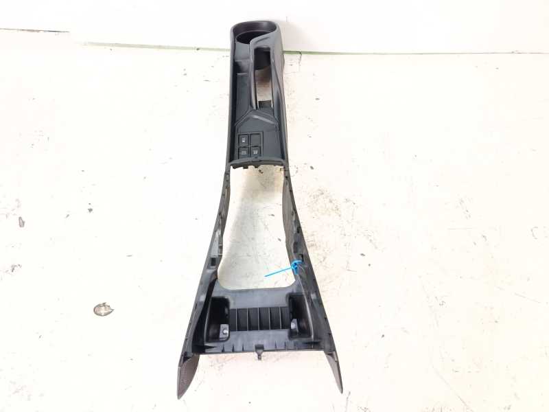 Recambio de consola central para toyota yaris hsd active referencia OEM IAM 589100D290C1 589110D340 589100D290