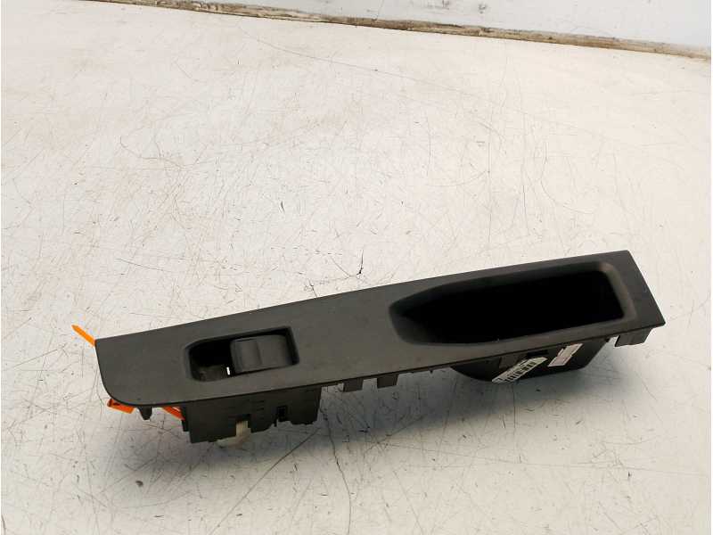 Recambio de mando elevalunas trasero izquierdo para toyota yaris hsd active referencia OEM IAM 742720D400  