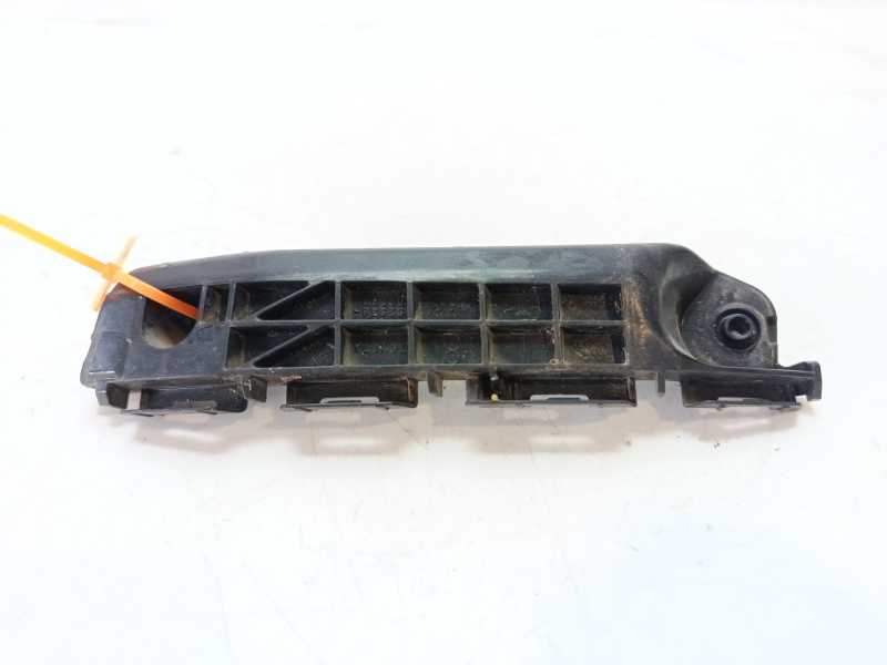 Recambio de soporte paragolpes delantero izquierdo para toyota yaris hsd active referencia OEM IAM 525360D090  
