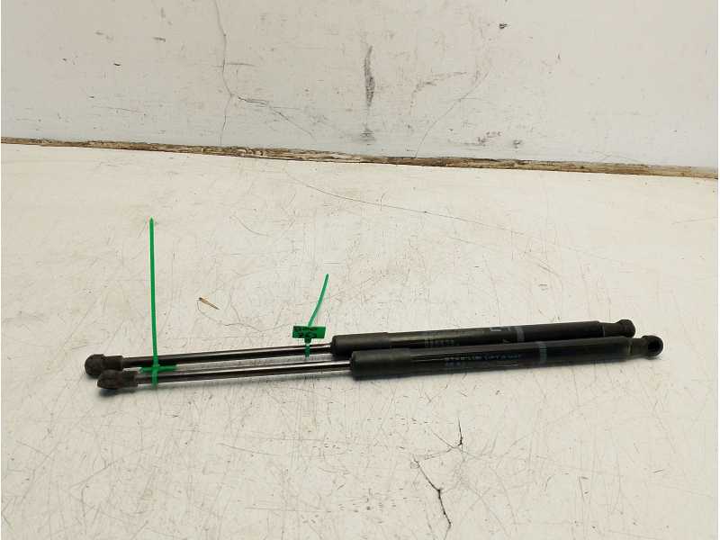 Recambio de amortiguadores maletero / porton para toyota yaris hsd active referencia OEM IAM 689600W641  