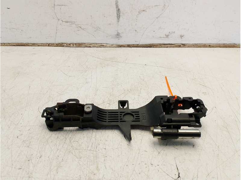 Recambio de maneta interior delantera derecha para toyota yaris hsd active referencia OEM IAM 692930D030  