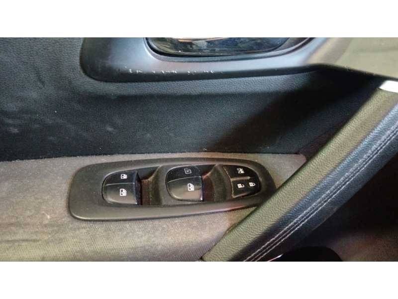 Recambio de mando elevalunas delantero izquierdo para renault kadjar (ha_, hl_) 1.6 dci 130 referencia OEM IAM   