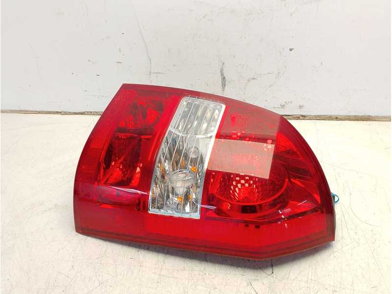 Recambio de piloto trasero derecho para ford focus berlina (cak) 1.8 tdci cat referencia OEM IAM 924022E010  
