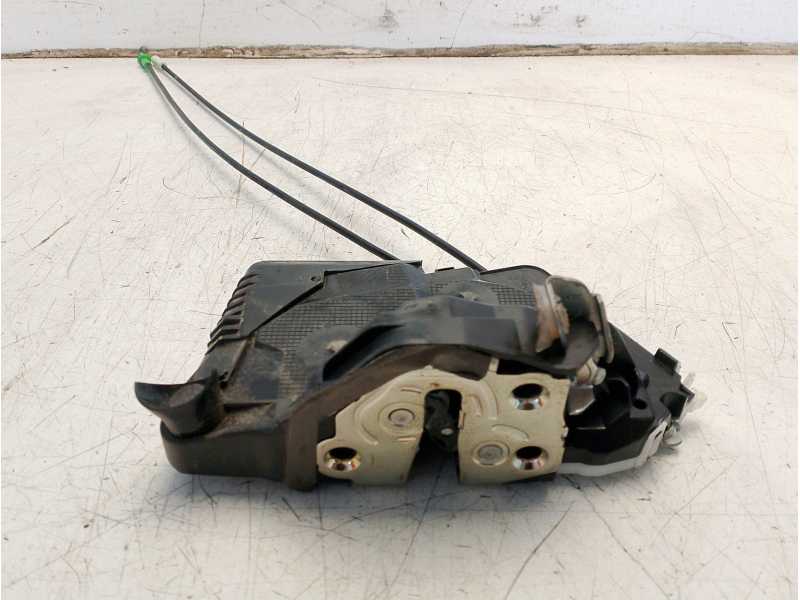 Recambio de cerradura puerta delantera derecha para toyota yaris 1.5 16v cat referencia OEM IAM 690300D540  