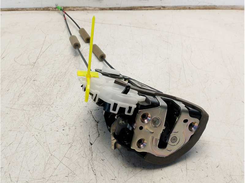 Recambio de cerradura puerta trasera derecha para toyota yaris (_p1_) 1.0 (scp10_) referencia OEM IAM 69050K0030  