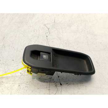 MANDO ELEVALUNAS DELANTERO DERECHO 809609000R 