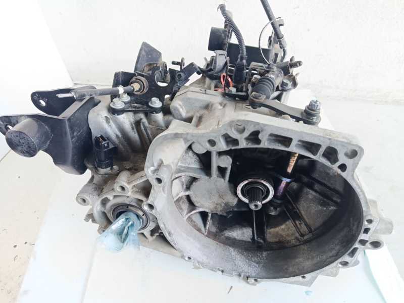 Recambio de caja cambios para hyundai tucson (jm) 2.0 referencia OEM IAM 4300039954  