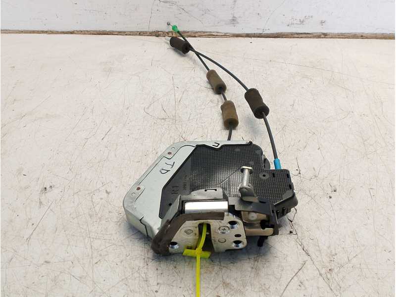 Recambio de cerradura puerta trasera derecha para lexus is200 (ds2/is2) 2.2 d-4d cat referencia OEM IAM 6905053040  
