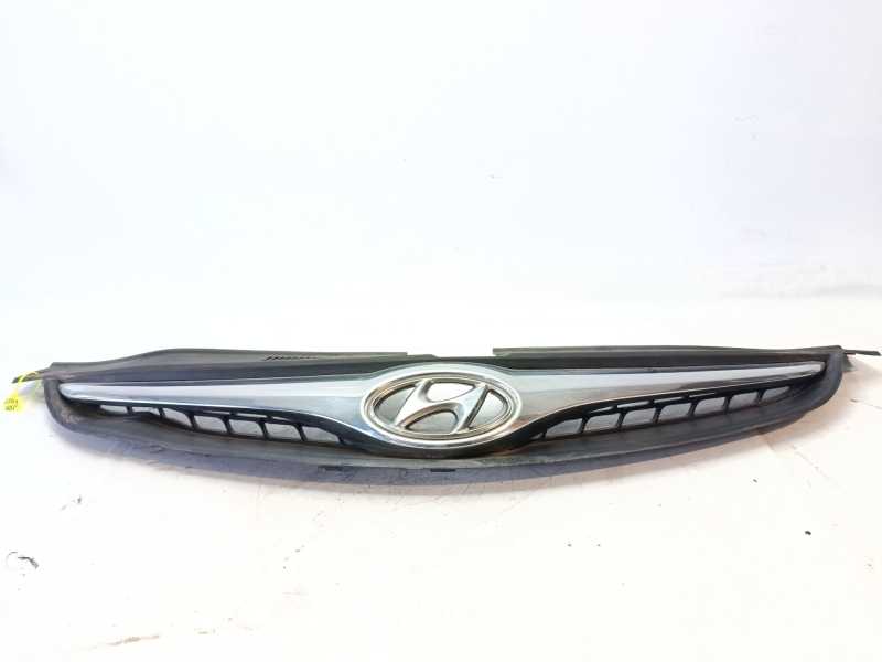 Recambio de rejilla paragolpes central para hyundai i30 (fd) 1.6 crdi referencia OEM IAM 863512R500  