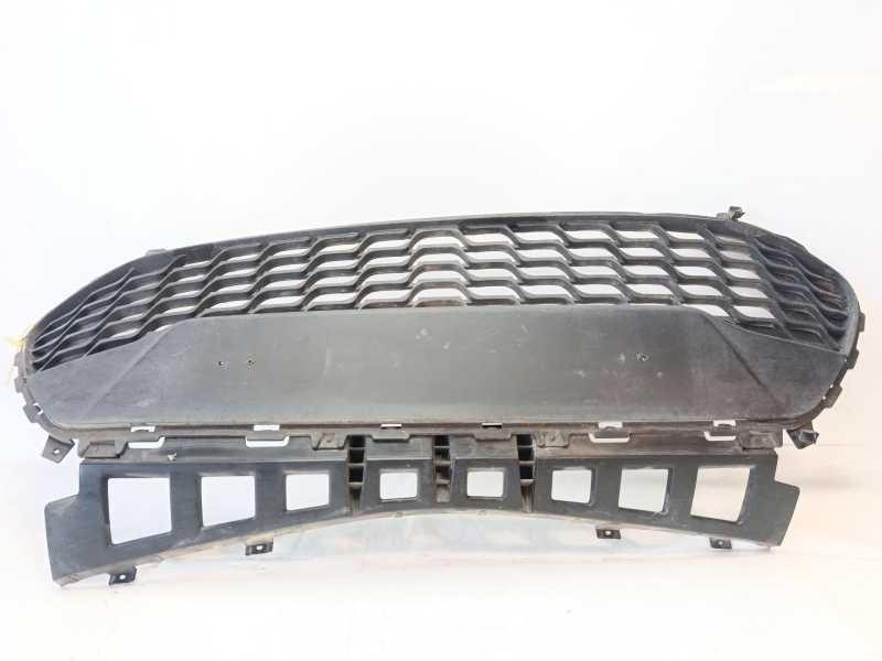 Recambio de rejilla paragolpes delantero para hyundai i30 (fd) 1.6 crdi referencia OEM IAM 865612R500  865612R500