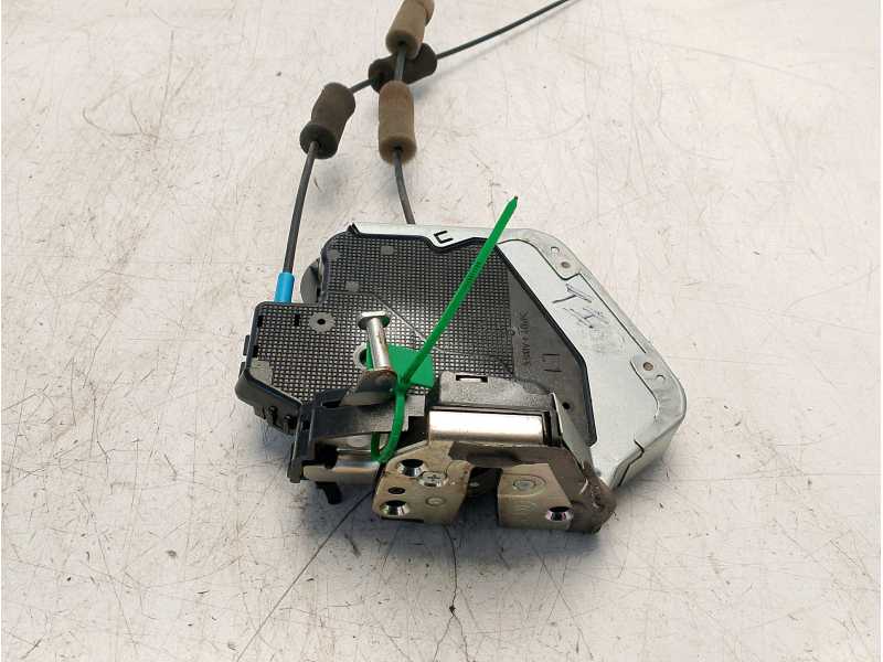Recambio de cerradura puerta trasera izquierda para lexus is200 (ds2/is2) 2.2 d-4d cat referencia OEM IAM 6906053040  