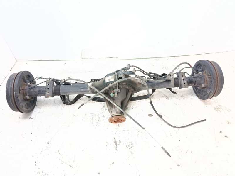 Recambio de puente trasero para nissan terrano ii (r20) 2.4 i 12v 4wd referencia OEM IAM 381640F007  0010044826