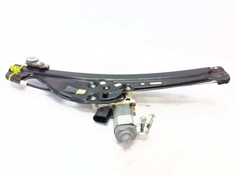 Recambio de elevalunas trasero derecho para bmw serie 5 touring (e61) 530d referencia OEM IAM 51357184746 7075674E 7034388S