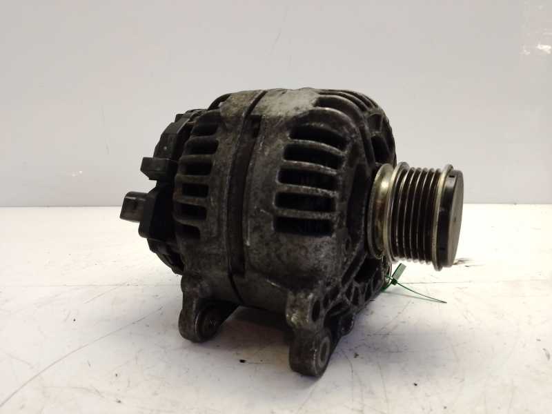 Recambio de alternador para volkswagen polo iv (9n_, 9a_) 1.9 tdi referencia OEM IAM 028903028E  