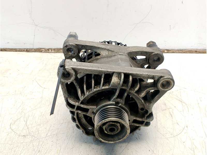Recambio de alternador para citroën c4 berlina 1.4 16v referencia OEM IAM 5705FA  
