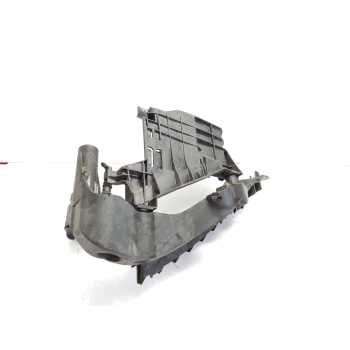 SOPORTE FARO DERECHO 8T0805608 