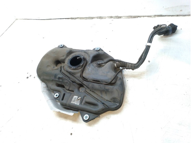 Recambio de deposito combustible para toyota c-hr referencia OEM IAM 77001F4100  