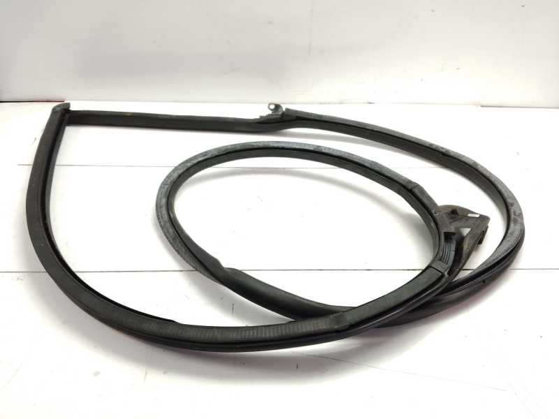 Recambio de gomas contorno puerta para audi a5 sportback (8ta) 2.0 tdi referencia OEM IAM 8T8831708C  