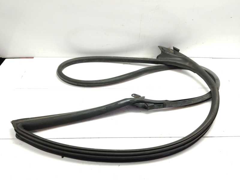Recambio de gomas contorno puerta para audi a5 sportback (8ta) 2.0 tdi referencia OEM IAM 8T8831707C  