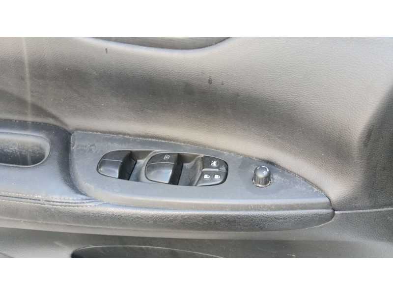 Recambio de mando elevalunas delantero izquierdo para nissan pulsar hatchback (c13) 1.5 dci referencia OEM IAM   