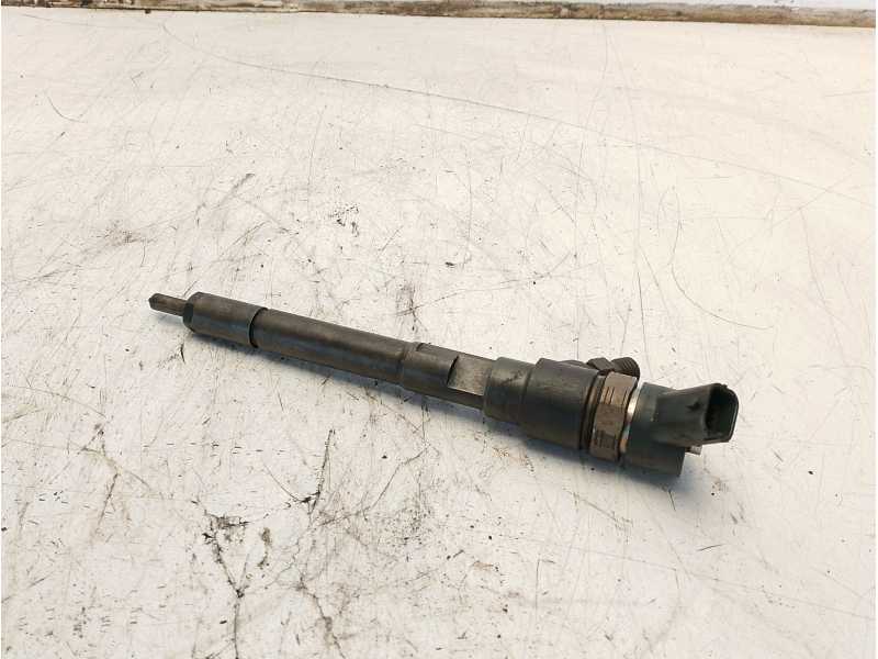 Recambio de inyector para kia carens (un) active referencia OEM IAM 3380027400  