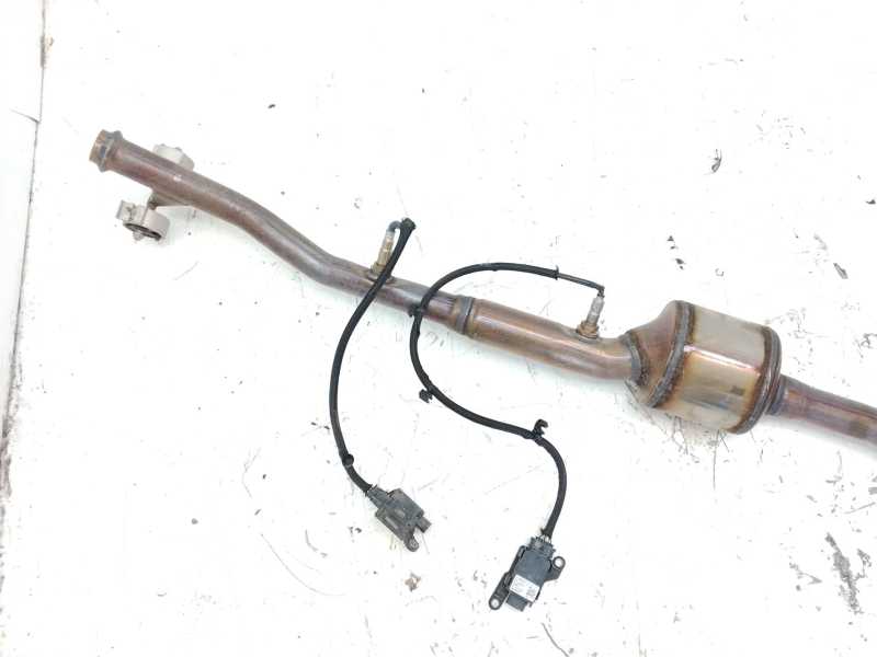 Recambio de escape central catalizador para citroën c4 grand picasso feel referencia OEM IAM 9833922880  9833947880