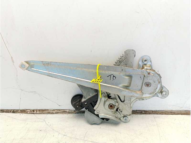 Recambio de elevalunas trasero derecho para lexus is200 (ds2/is2) 2.2 d-4d cat referencia OEM IAM 8572053060  