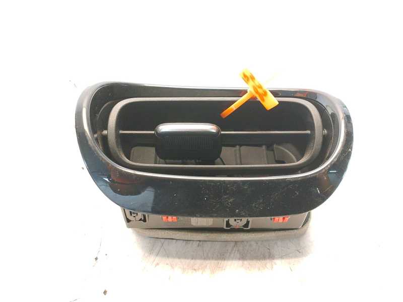 Recambio de rejilla aireadora para toyota yaris active referencia OEM IAM 55660K0040  