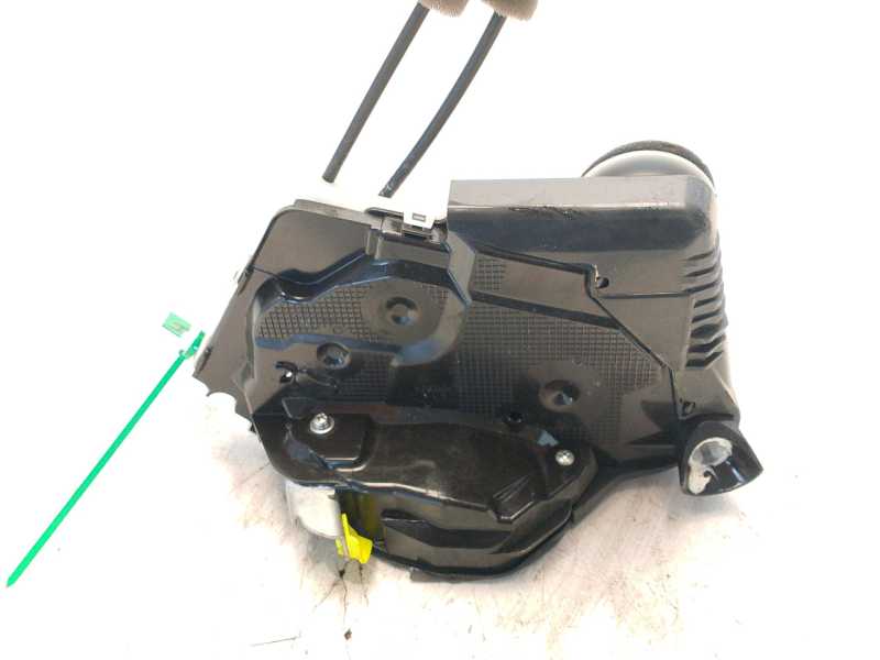 Recambio de cerradura puerta delantera izquierda para toyota yaris active referencia OEM IAM 69040K0041  