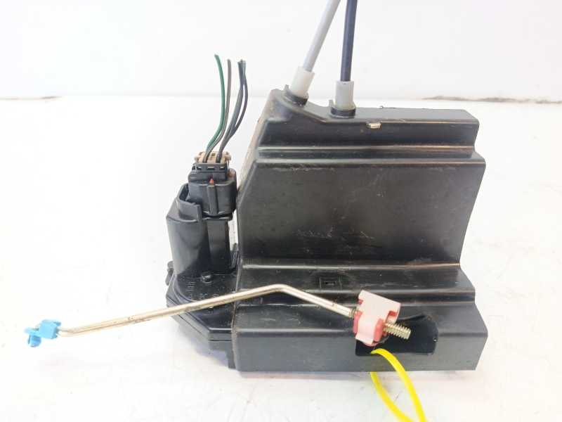 Recambio de cerradura puerta trasera derecha para ssangyong kyron 2.0 xdi 4x4 referencia OEM IAM 7132009000  