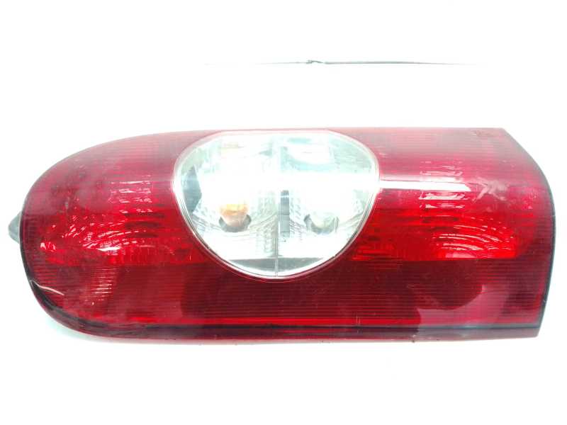 Recambio de piloto trasero izquierdo para renault master ii furgoneta (fd) 2.5 dci 120 referencia OEM IAM 7700352700  
