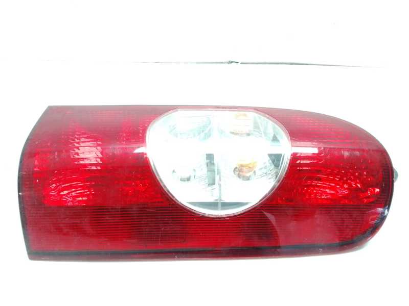 Recambio de piloto trasero derecho para renault master ii furgoneta (fd) 2.5 dci 120 referencia OEM IAM 7700352703  