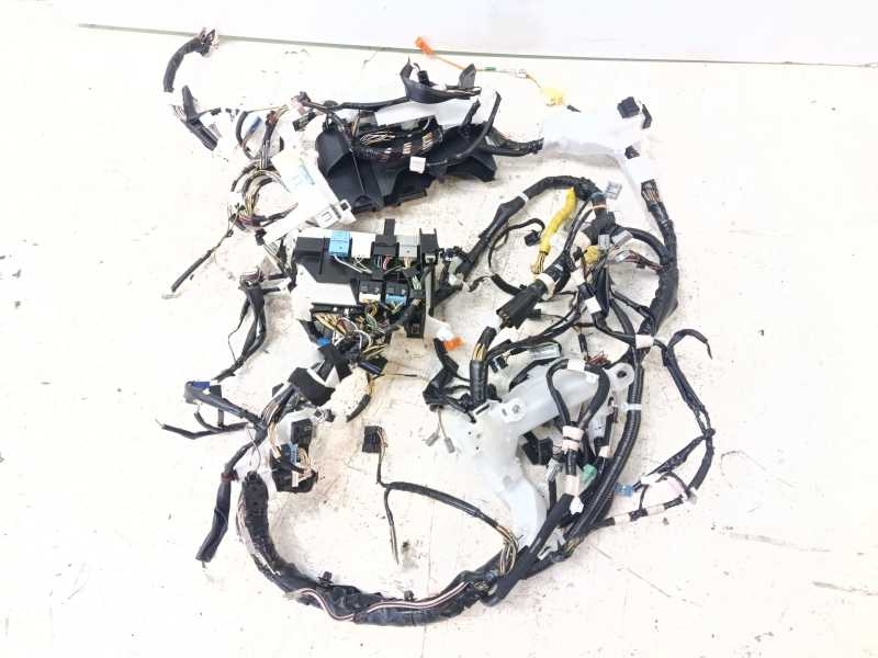 Recambio de cable para toyota yaris active referencia OEM IAM 821210U680  