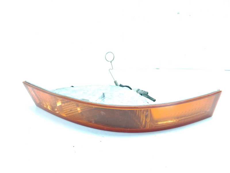 Recambio de intermitente delantero lateral derecho para renault master ii furgoneta (fd) 2.5 dci 120 referencia OEM IAM 82001639