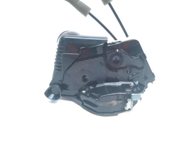 Recambio de cerradura puerta delantera derecha para toyota yaris active referencia OEM IAM 69030K0040  