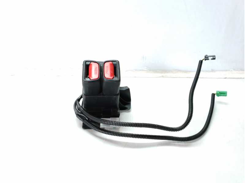 Recambio de pretensor airbag izquierdo para toyota rav4 referencia OEM IAM 7348042070C0  