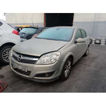 OPEL ASTRA H SEDÁN (A04)