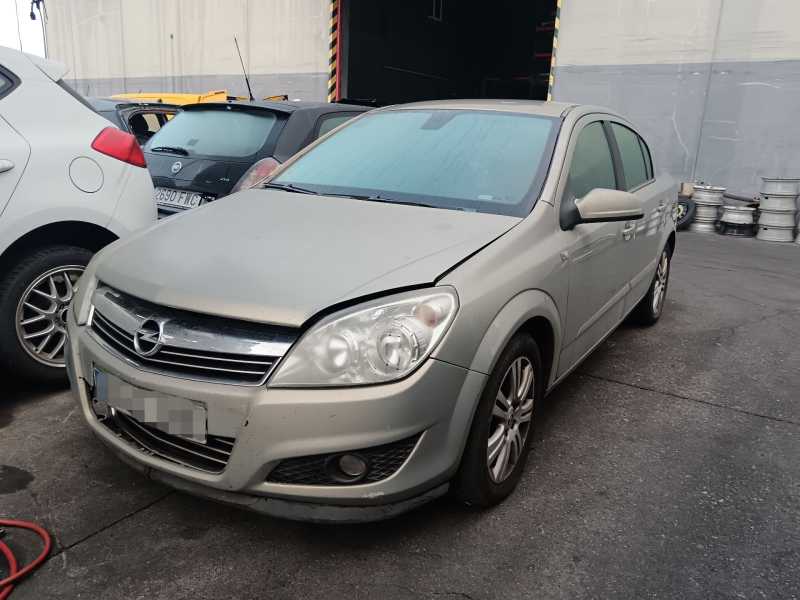 opel astra h sedán (a04) del año 2009
