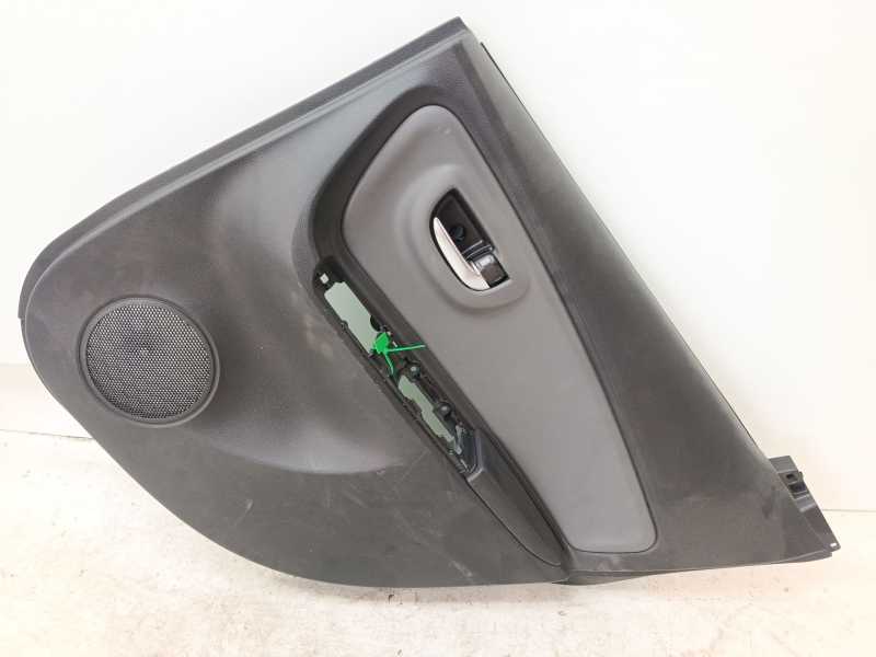 Recambio de guarnecido puerta trasera derecha para toyota yaris hsd active referencia OEM IAM 676300DE50C4  1482644X