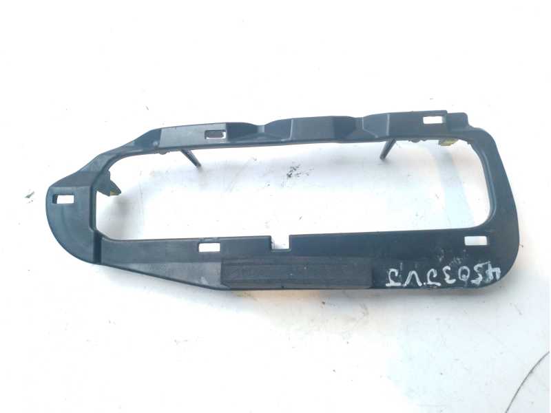 Recambio de moldura para toyota auris referencia OEM IAM 5546802030  