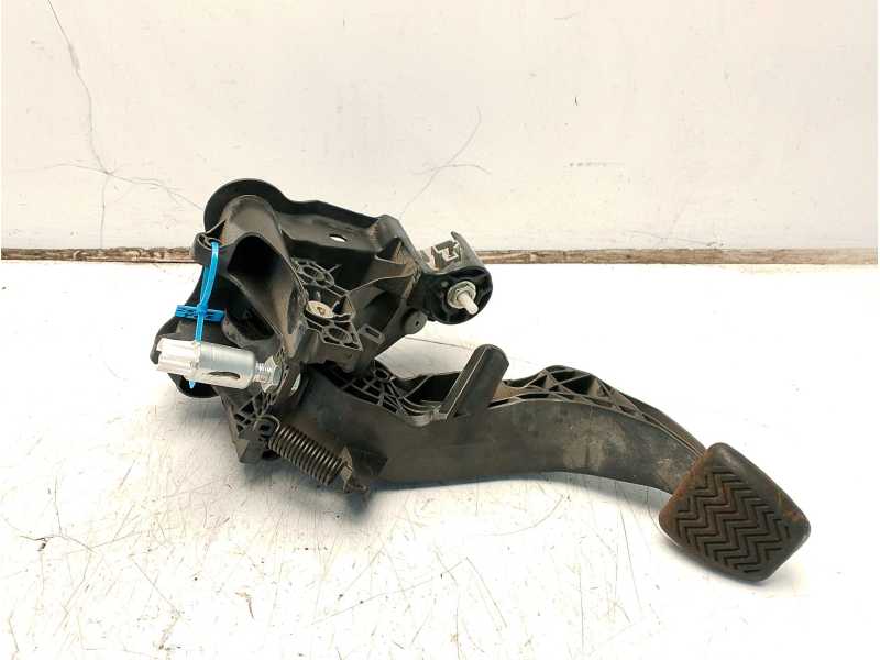 Recambio de pedal embrague para toyota aygo x (_b7_) 1.0 vvt-i (kgb70) referencia OEM IAM 31380K0010  