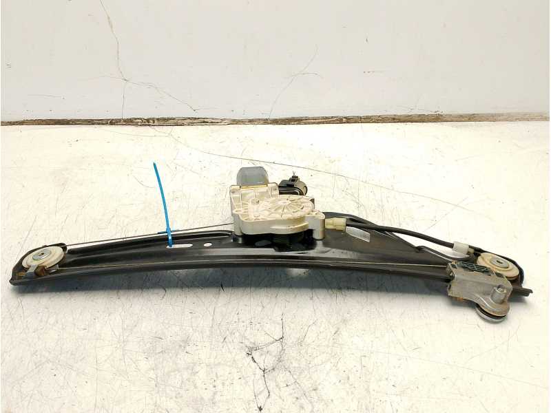 Recambio de elevalunas trasero izquierdo para bmw serie 5 berlina (e60) 520d referencia OEM IAM 51357184745 7034387 