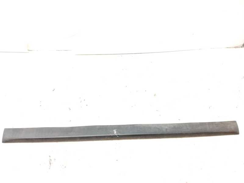 Recambio de faldon lateral para peugeot 3008 referencia OEM IAM 7009Q6  