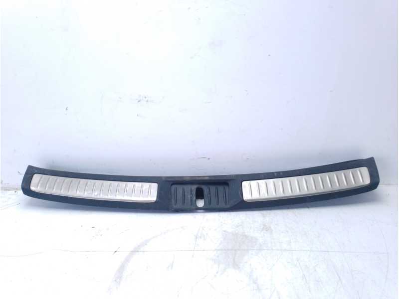 Recambio de tapa maletero para toyota avensis touring sports business advance referencia OEM IAM 5838705110C1  