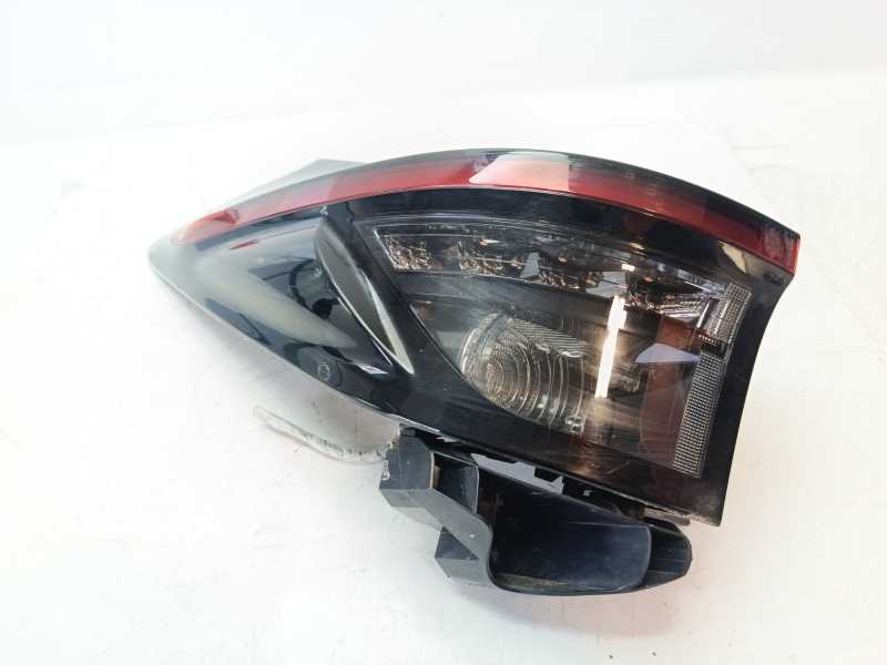 Recambio de piloto trasero izquierdo para toyota yaris 1.5 16v cat referencia OEM IAM 815600DE20  L411903