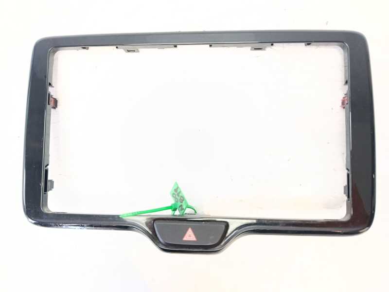 Recambio de moldura para toyota yaris 1.5 16v cat referencia OEM IAM 55405K0030  M0U022904