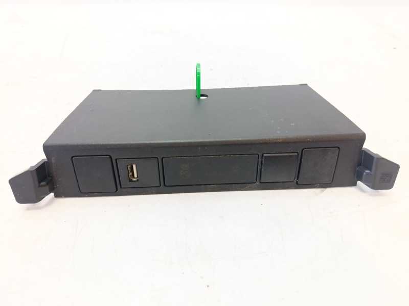 Recambio de moldura para toyota yaris 1.5 16v cat referencia OEM IAM 554070D020  